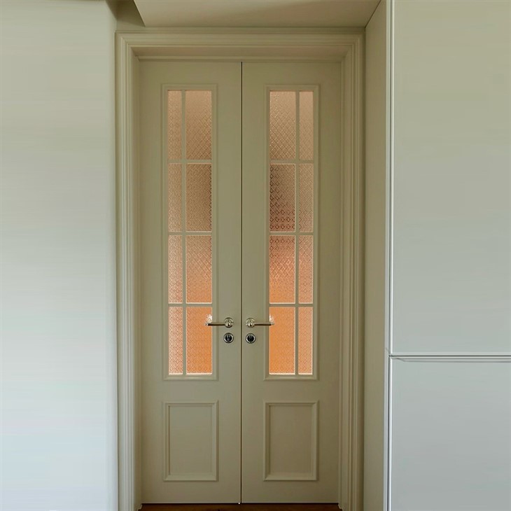 Smooth White Small Pine Bifold Closet Door